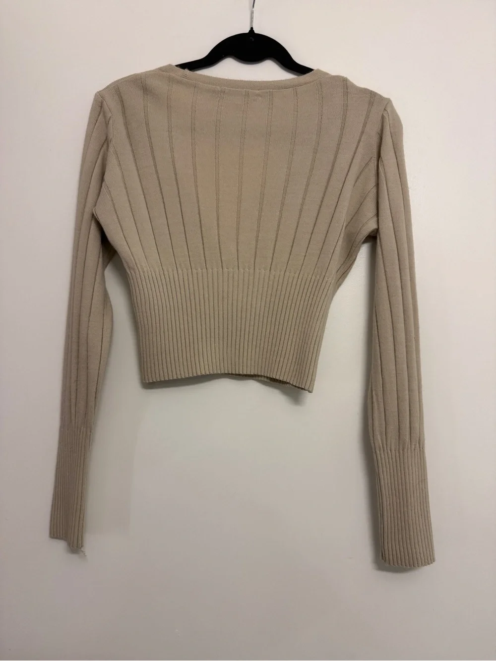 Missguided Beige Ribbed V-Neck Button-Up Cropped Cardigan